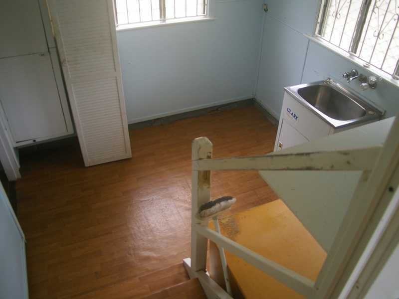 6 George Street, Newtown QLD 4305