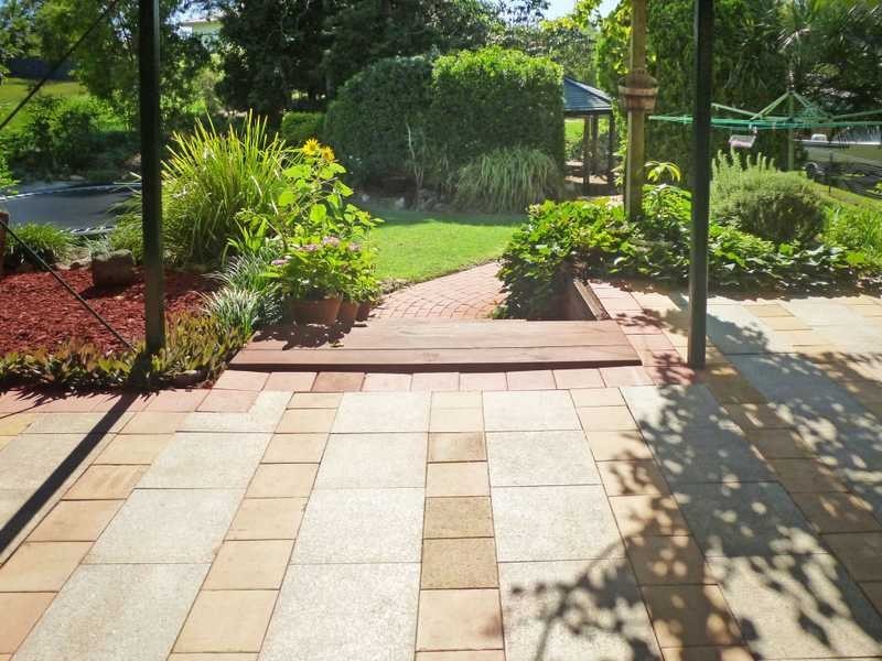 7 Johnston Street, Silkstone QLD 4304