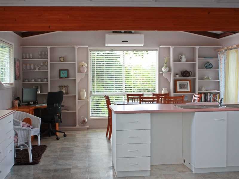 7 Johnston Street, Silkstone QLD 4304