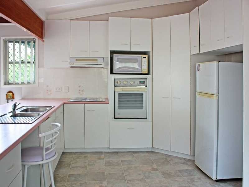 7 Johnston Street, Silkstone QLD 4304