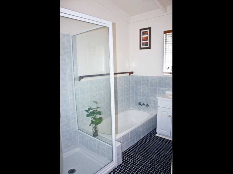 7 Johnston Street, Silkstone QLD 4304