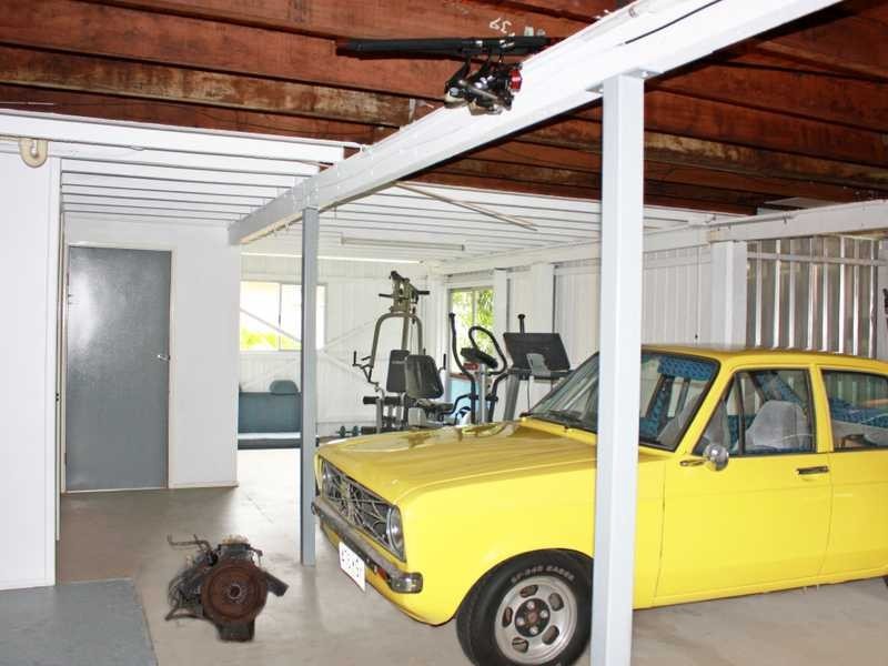 7 Johnston Street, Silkstone QLD 4304