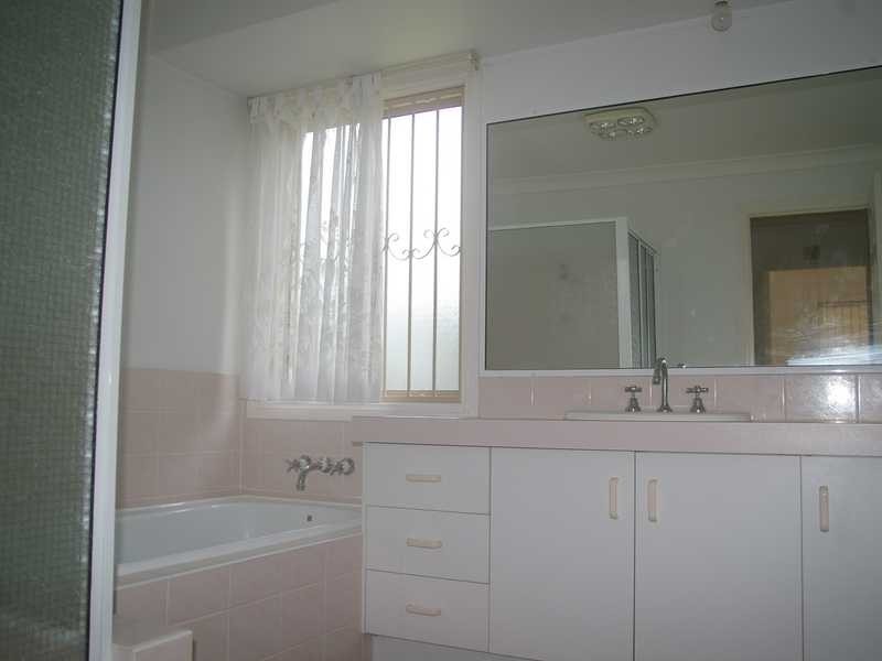 Silkstone QLD 4304