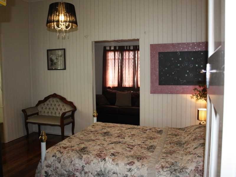 8 McGrath Lane, Booval QLD 4304