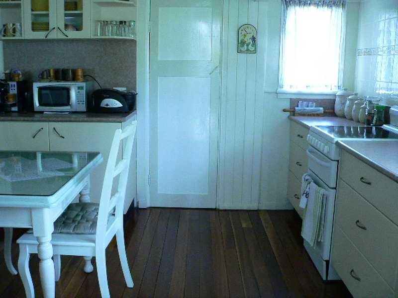 8 McGrath Lane, Booval QLD 4304