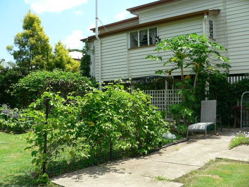 8 McGrath Lane, Booval QLD 4304