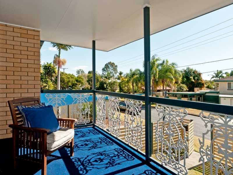 2 Creston Street, Raceview QLD 4305