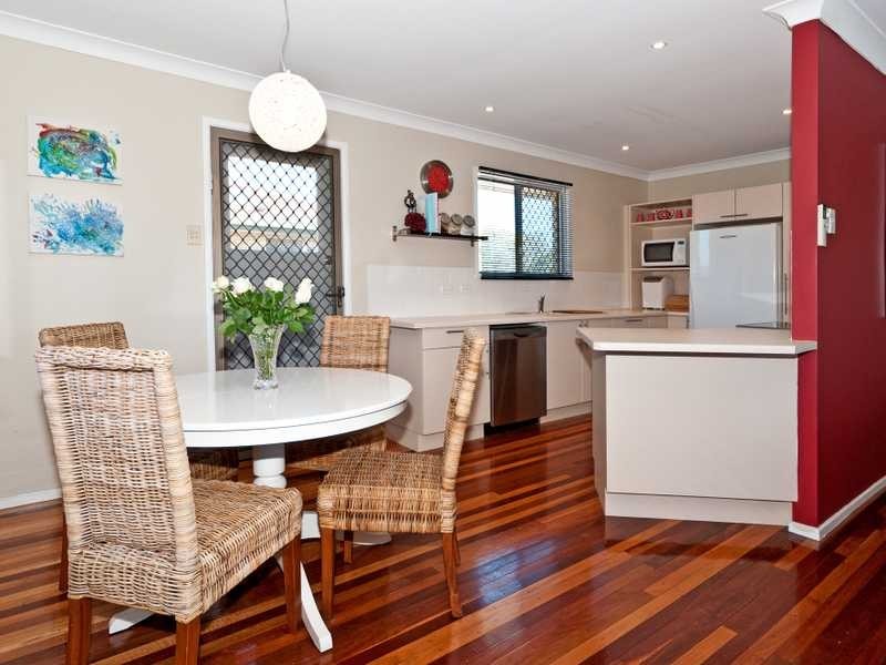 2 Creston Street, Raceview QLD 4305