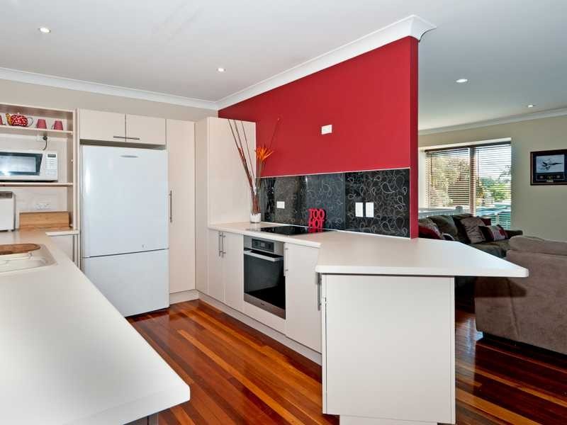 2 Creston Street, Raceview QLD 4305