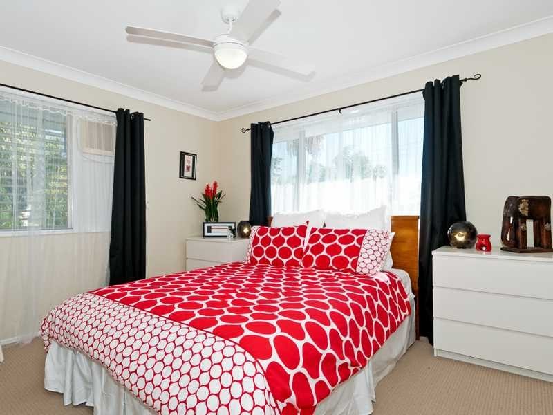 2 Creston Street, Raceview QLD 4305
