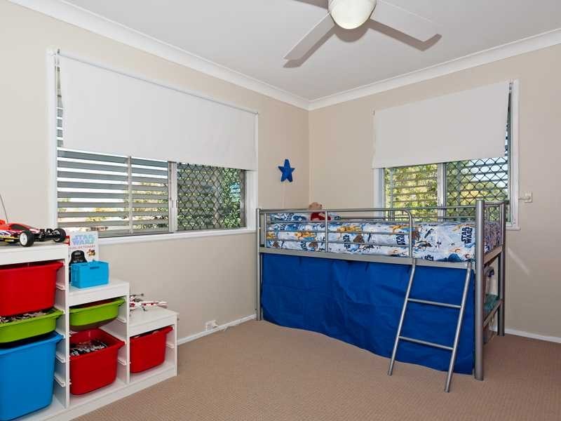 2 Creston Street, Raceview QLD 4305