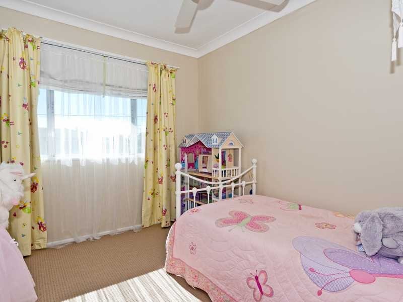 2 Creston Street, Raceview QLD 4305