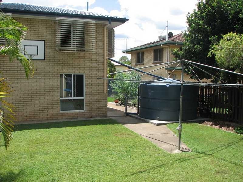 2 Creston Street, Raceview QLD 4305