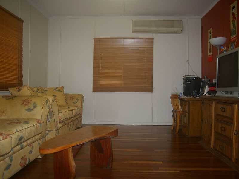 186 Blackstone Road, Silkstone QLD 4304