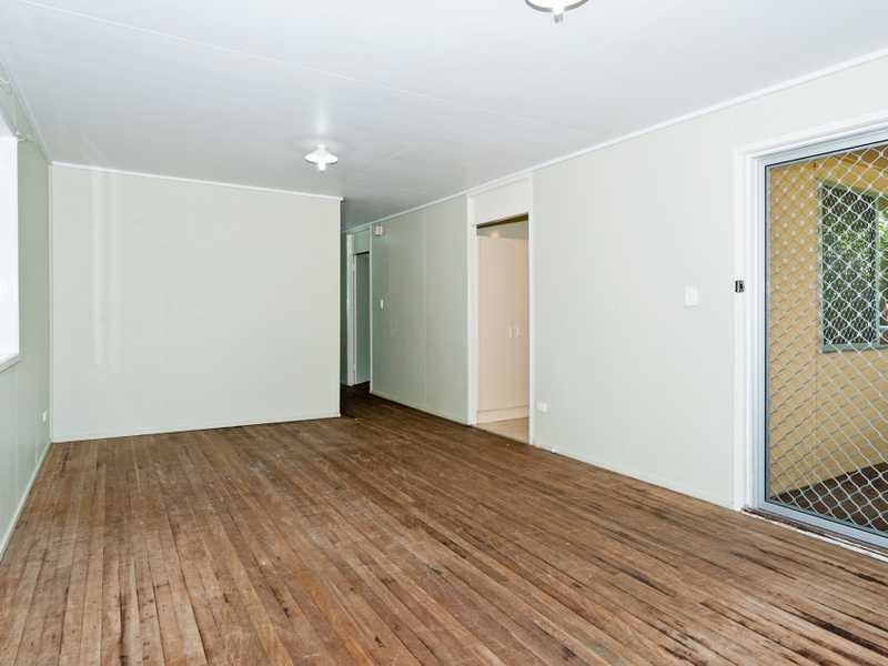 9 Neilson Crescent, Riverview QLD 4303