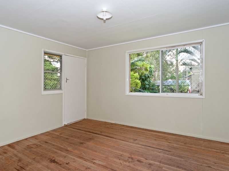 9 Neilson Crescent, Riverview QLD 4303