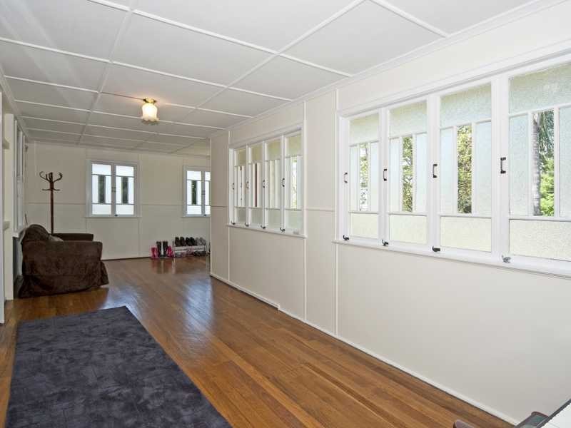 24 Downs Street, North Ipswich QLD 4305