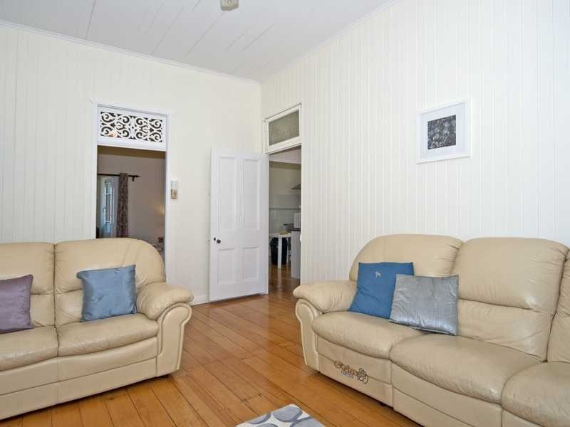 24 Downs Street, North Ipswich QLD 4305