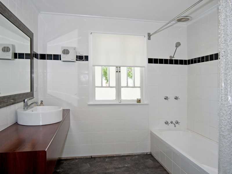 24 Downs Street, North Ipswich QLD 4305