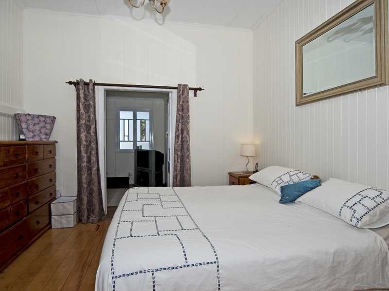 24 Downs Street, North Ipswich QLD 4305