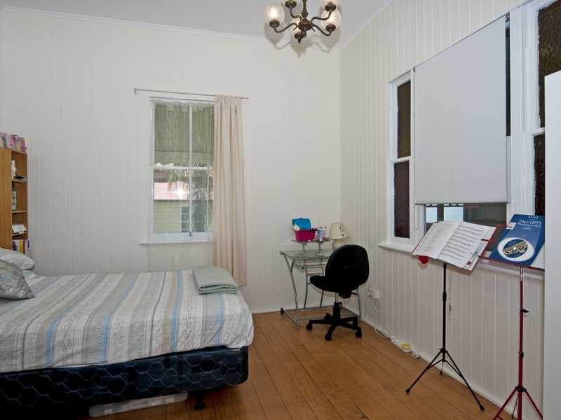 24 Downs Street, North Ipswich QLD 4305