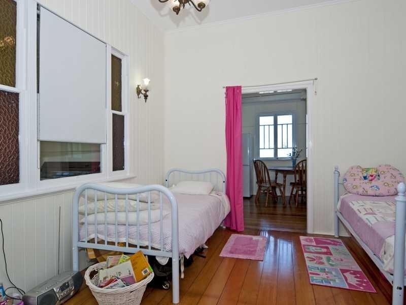 24 Downs Street, North Ipswich QLD 4305