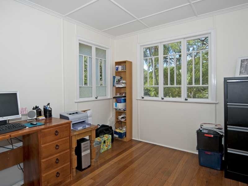 24 Downs Street, North Ipswich QLD 4305