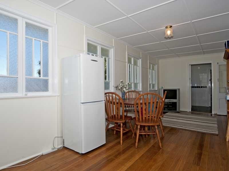 24 Downs Street, North Ipswich QLD 4305
