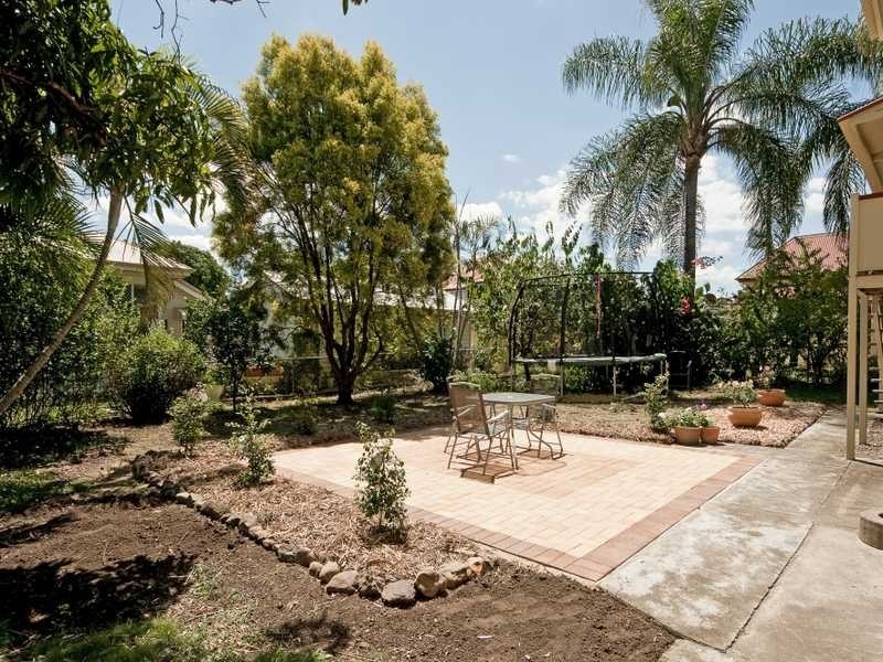24 Downs Street, North Ipswich QLD 4305