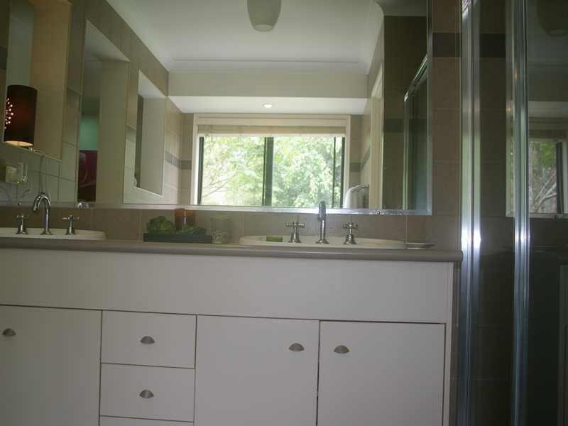 18 Carlock Promenade, Karalee QLD 4306