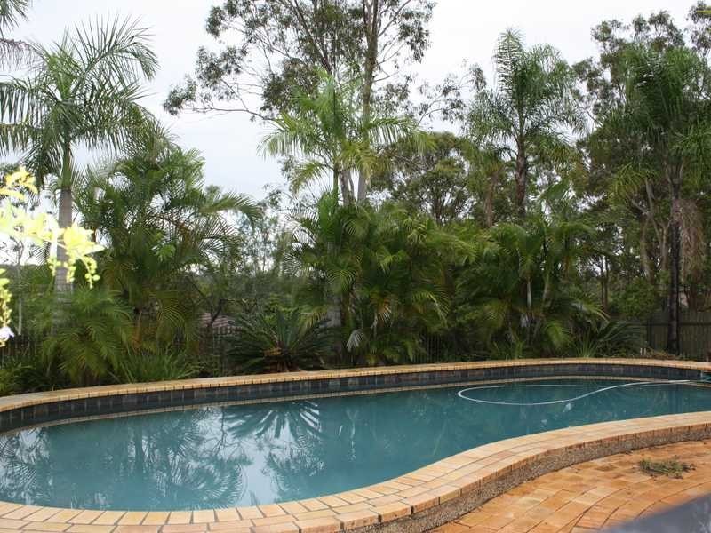 2 Thoona Close, Karana Downs QLD 4306
