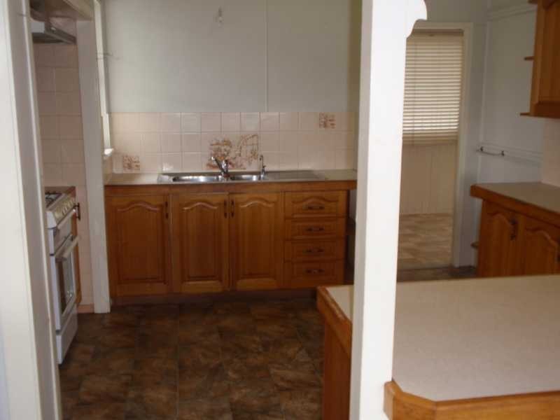 18 Pine Street, North Ipswich QLD 4305