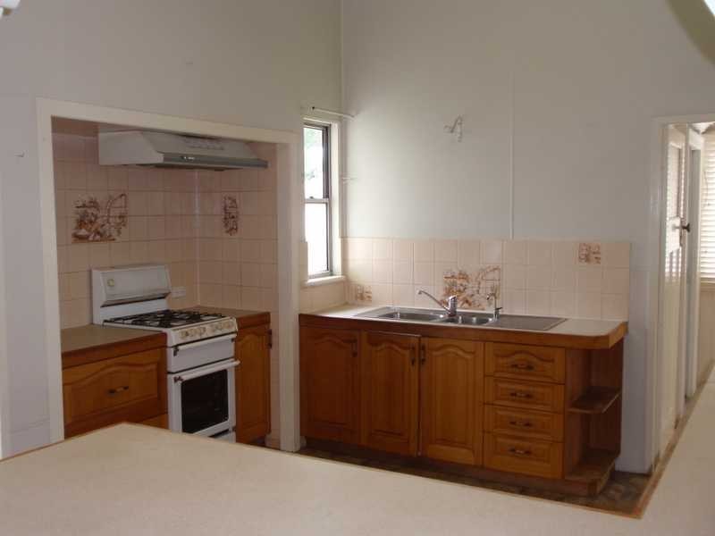 18 Pine Street, North Ipswich QLD 4305