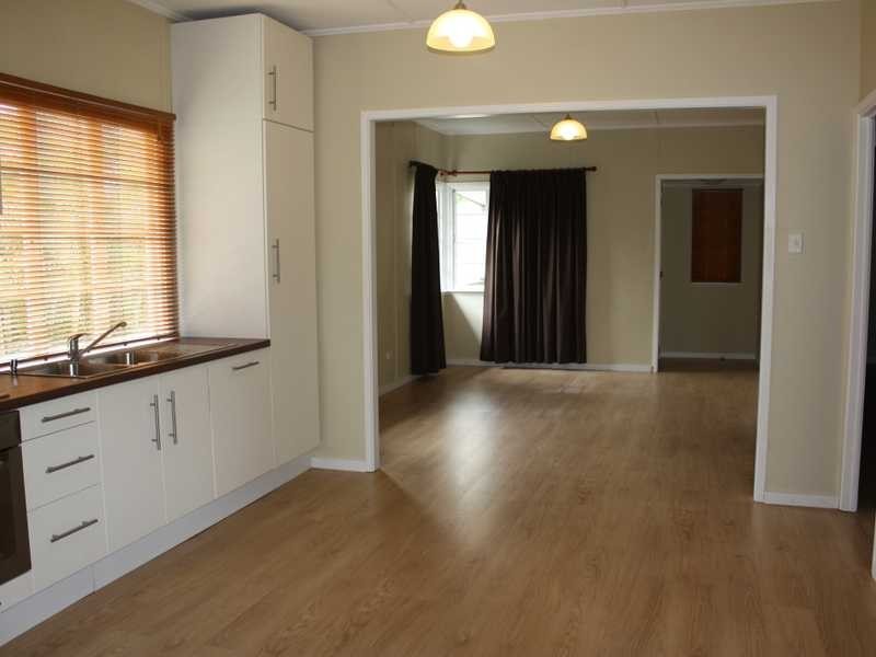 37 Samford Road, Leichhardt QLD 4305