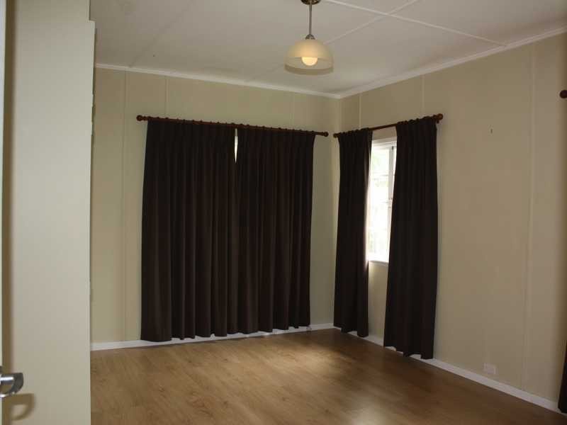 37 Samford Road, Leichhardt QLD 4305