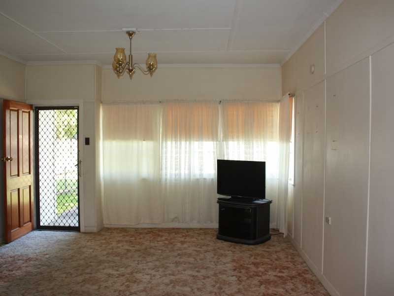 64 Dudleigh Street, North Booval QLD 4304