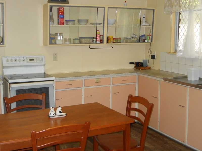 5 Heather Street, Silkstone QLD 4304