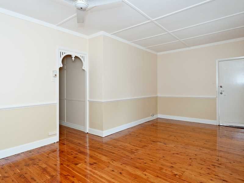 32 North Station Road, North Booval QLD 4304