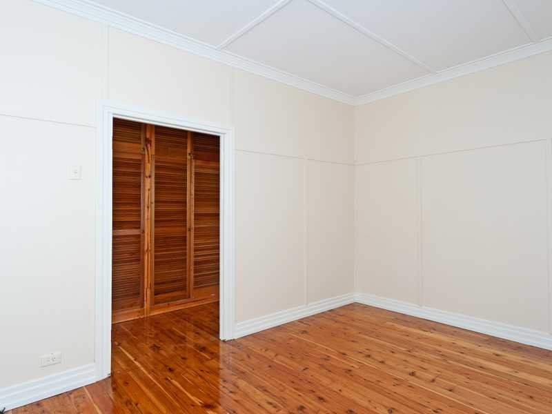 32 North Station Road, North Booval QLD 4304