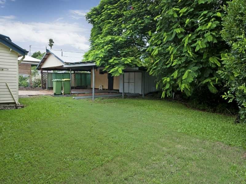 32 North Station Road, North Booval QLD 4304