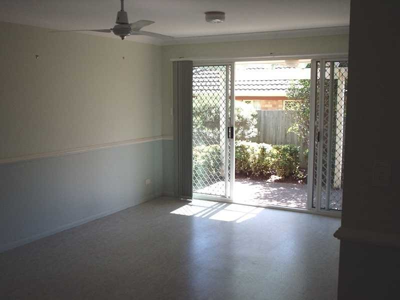 2 Willowtree Drive, Flinders View QLD 4305