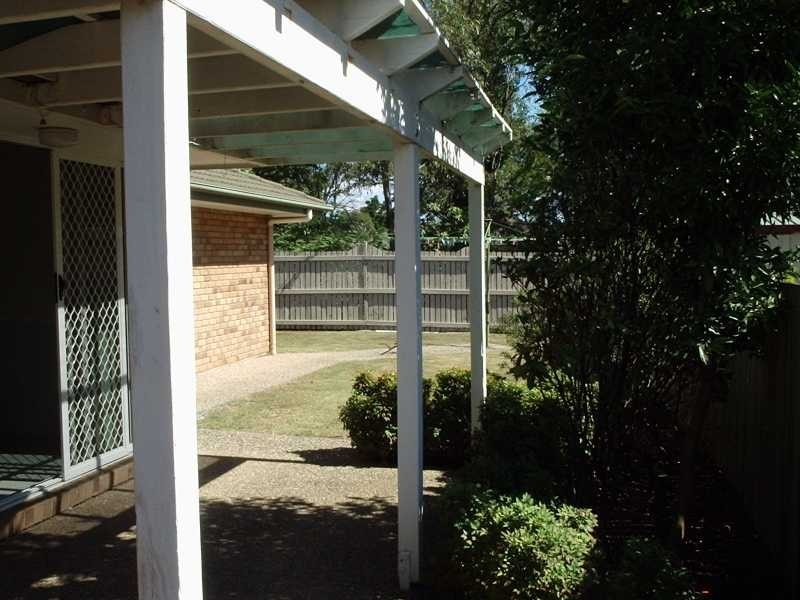 2 Willowtree Drive, Flinders View QLD 4305