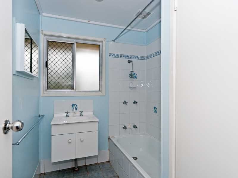 137 Willow Road, Redbank Plains QLD 4301