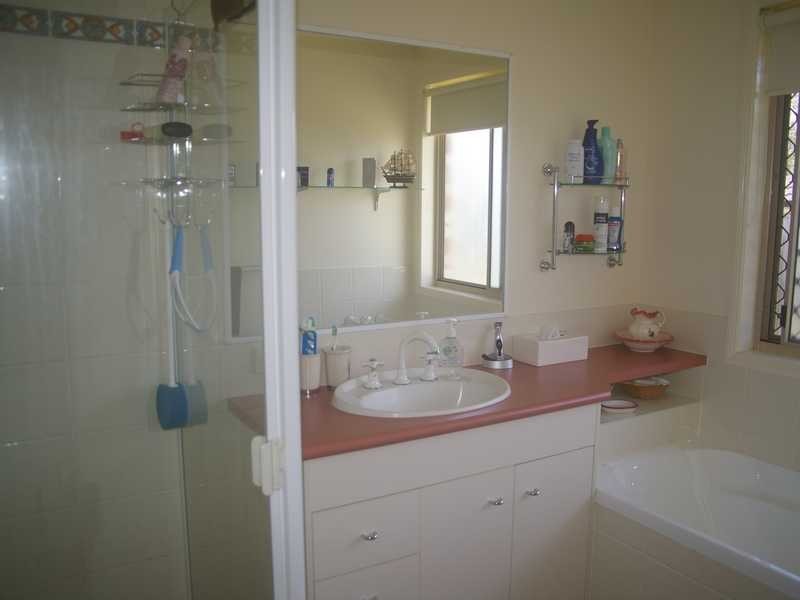 10 Cottonwood Court, Brassall QLD 4305