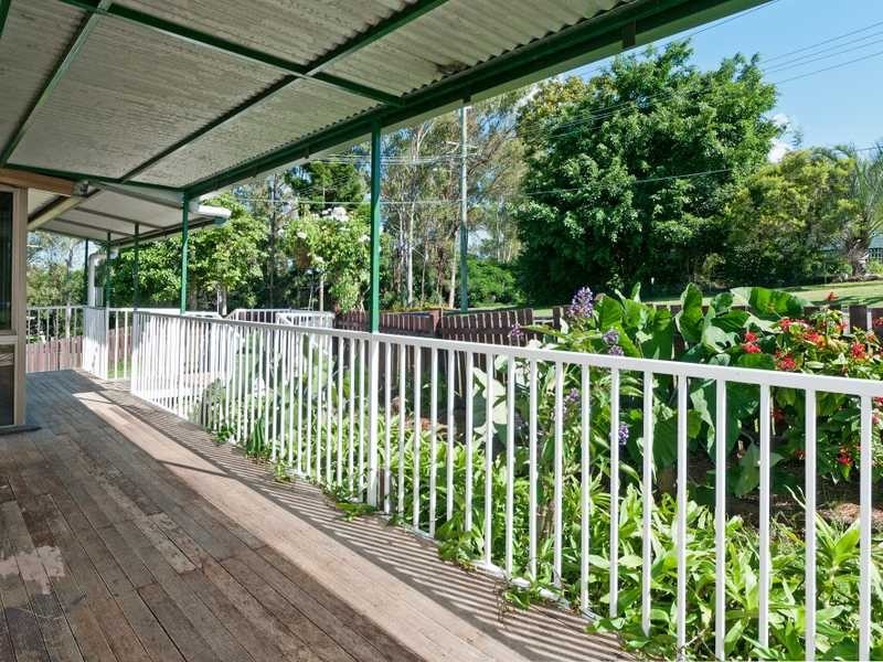 14 Roberts Street, North Ipswich QLD 4305