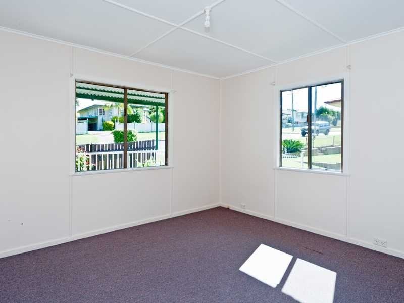 14 Roberts Street, North Ipswich QLD 4305