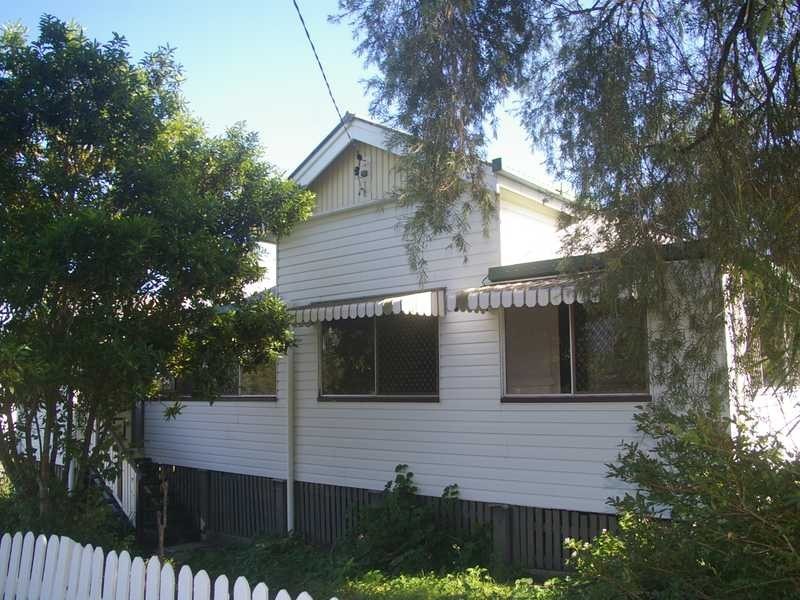 1 Creek Street, Bundamba QLD 4304