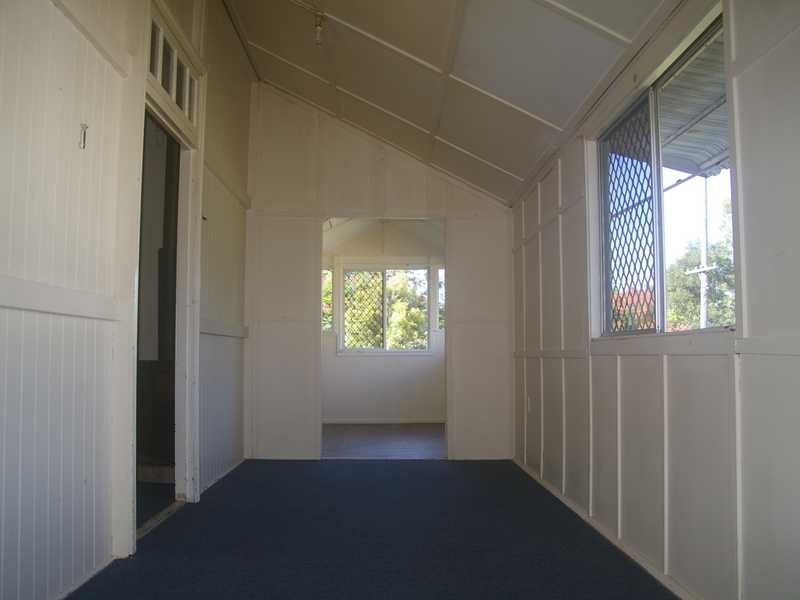 1 Creek Street, Bundamba QLD 4304
