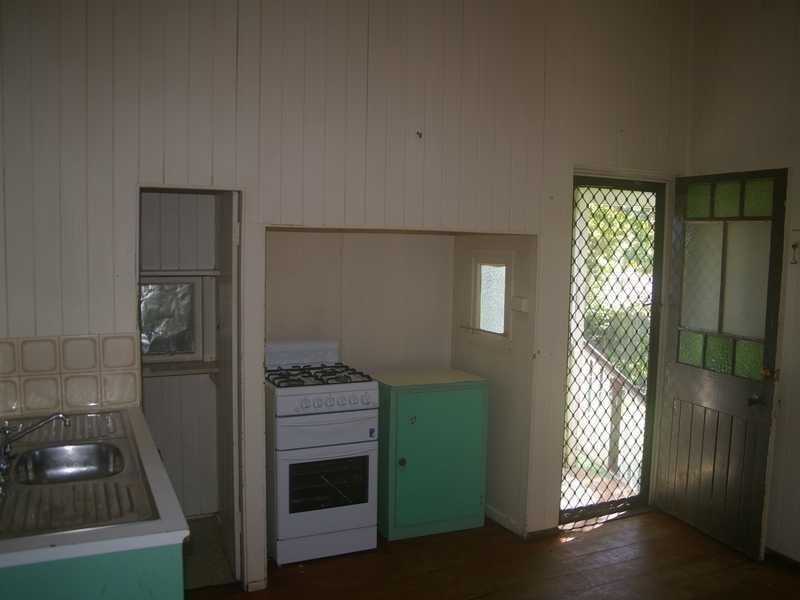 1 Creek Street, Bundamba QLD 4304