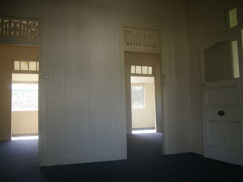 1 Creek Street, Bundamba QLD 4304